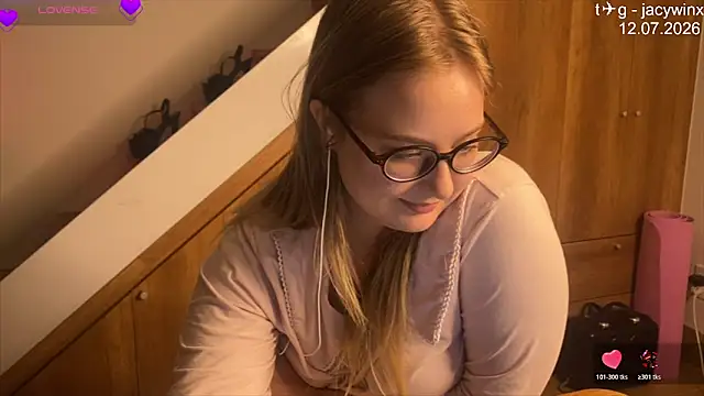 Snapshot of JacyWinslat chatting on 07.12.26 JacyWinslat online show from 07.12.26