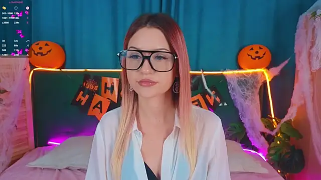 AlinaWalters online show from 10.23.25