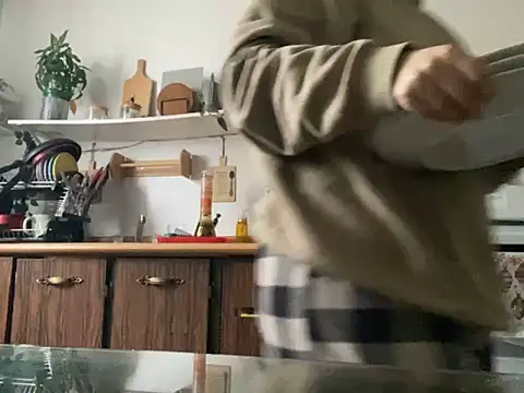 Snapshot of Kittyymaze1 chatting on 12.29.24 Kittyymaze1 online show from 12.29.24