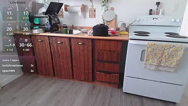 Snapshot of Kittyymaze1 chatting on 01.08.25 Kittyymaze1 online show from 01.08.25