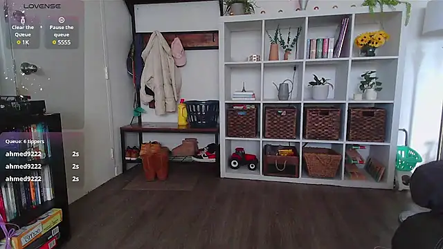 Snapshot of Kittyymaze1 chatting on 01.21.25 Kittyymaze1 online show from 01.21.25