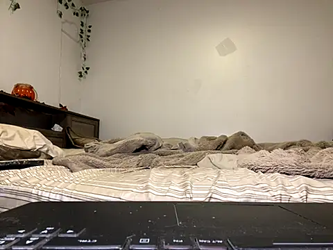 Snapshot of Kittyymaze1 chatting on 10.02.25 Kittyymaze1 online show from 10.02.25