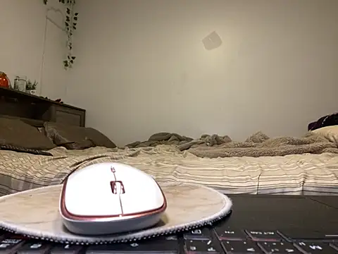 Snapshot of Kittyymaze1 chatting on 10.06.25 Kittyymaze1 online show from 10.06.25