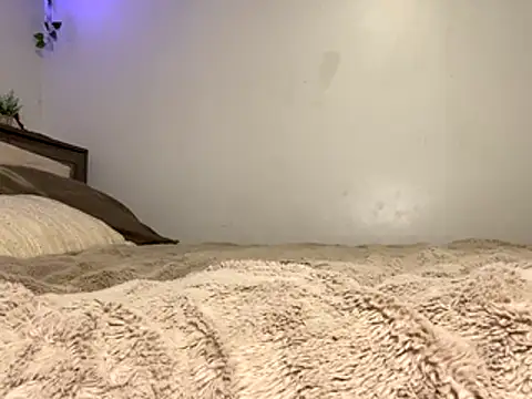 Snapshot of Kittyymaze1 chatting on 10.29.25 Kittyymaze1 online show from 10.29.25