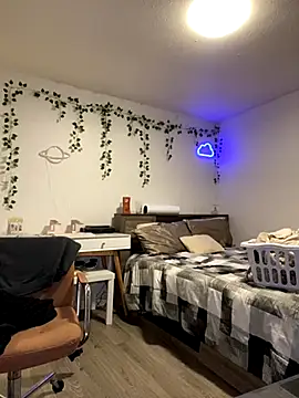 Snapshot of Kittyymaze1 chatting on 11.26.25 Kittyymaze1 online show from 11.26.25