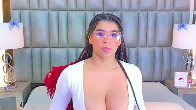 TiaraRosse online show from 02.15.26