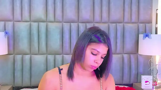 TiaraRosse online show from 02.17.26