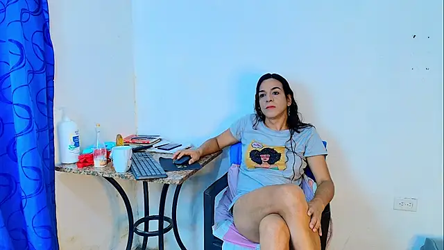 Oh Tique online show from 01.08.26