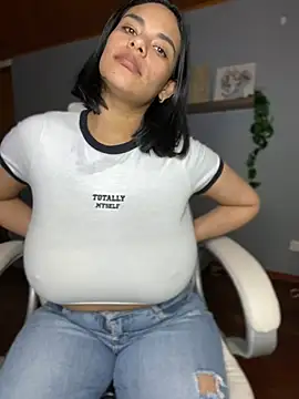 Snapshot of Isabella_boobd chatting on 01.03.25 Isabella boobd online show from 01.03.25