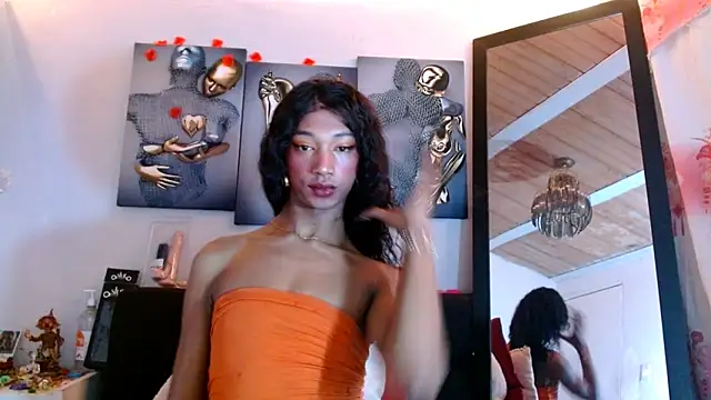 Snapshot of Maidi_ chatting on 03.07.25 Maidi online show from 03.07.25