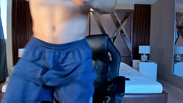 Snapshot of Aaron_Scoot chatting on 12.05.24 Aaron Scoot online show from 12.05.24