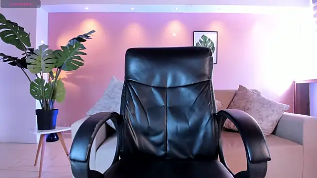 Snapshot of Aaron_Scoot chatting on 01.20.25 Aaron Scoot online show from 01.20.25