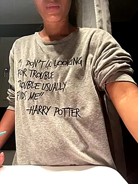 Snapshot of Gaby_pinheirO chatting on 10.12.25 Gaby pinheirO online show from 10.12.25