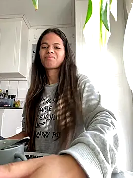 Snapshot of Gaby_pinheirO chatting on 10.14.25 Gaby pinheirO online show from 10.14.25