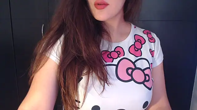 Snapshot of AdharaLujan chatting on 03.04.26 AdharaLujan online show from 03.04.26