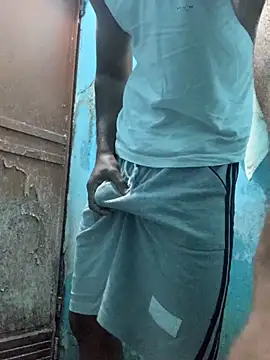 Snapshot of Vampire_xoxo chatting on 12.10.24 Vampire xoxo online show from 12.10.24