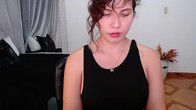 Snapshot of Sigrid- chatting on 02.02.25 Sigrid- online show from 02.02.25