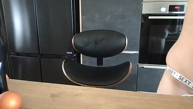 unconnudu21000 online show from 11.04.25