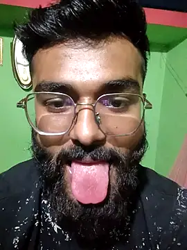 Snapshot of scoozeme chatting on 02.04.25 scoozeme online show from 02.04.25