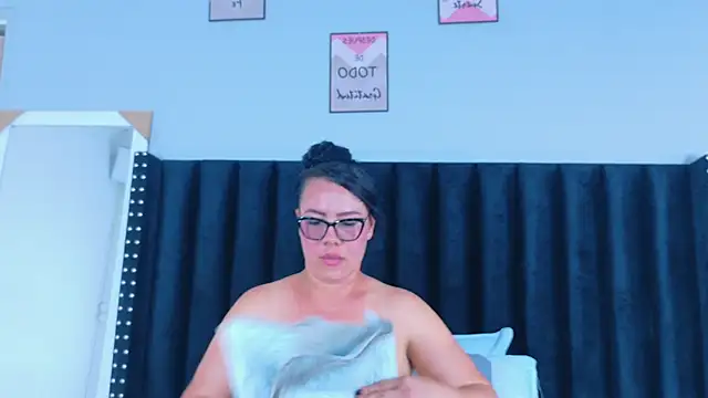 hotlatinateacher online show from 02.12.26