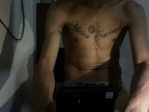 Snapshot of Delgadomx chatting on 11.04.25 Delgadomx online show from 11.04.25