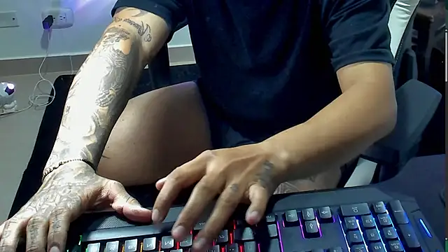 Snapshot of stebankechima chatting on 12.16.25 stebankechima online show from 12.16.25