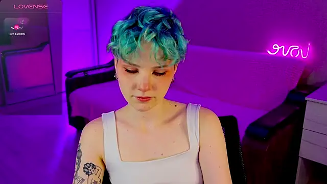 Snapshot of School_Love chatting on 12.09.24 School Love online show from 12.09.24