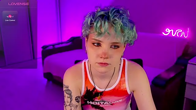 Snapshot of School_Love chatting on 12.20.24 School Love online show from 12.20.24