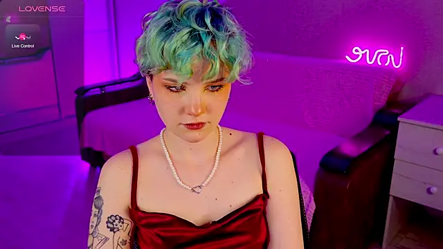 Snapshot of School_Love chatting on 01.09.25 School Love online show from 01.09.25