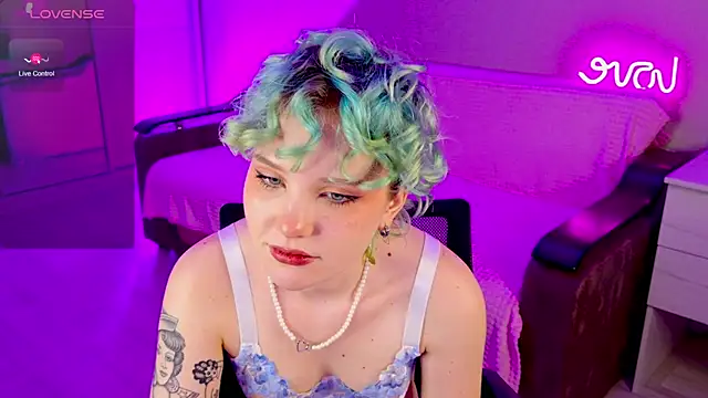 Snapshot of School_Love chatting on 01.16.25 School Love online show from 01.16.25