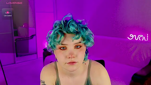 Snapshot of School_Love chatting on 02.09.25 School Love online show from 02.09.25