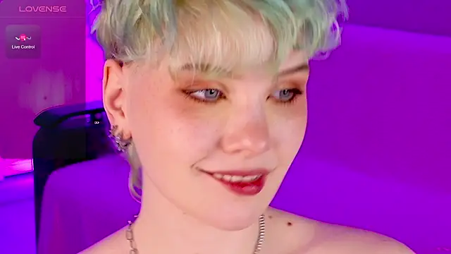 Snapshot of School_Love chatting on 03.12.25 School Love online show from 03.12.25