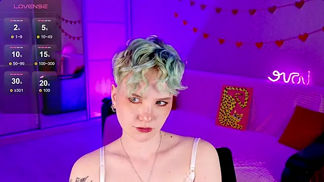 Snapshot of School_Love chatting on 03.16.25 School Love online show from 03.16.25