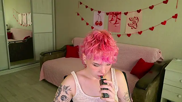 Snapshot of School_Love chatting on 09.18.25 School Love online show from 09.18.25