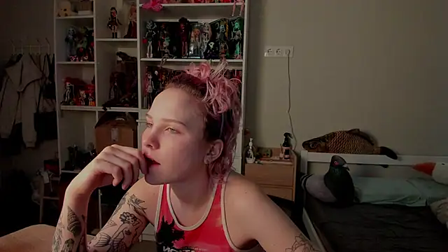 School Love online show from 02.16.26