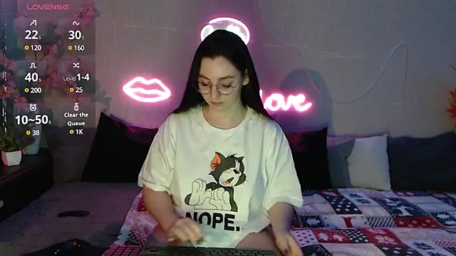 Fluffy Tiffy online show from 01.20.25