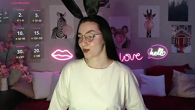 Fluffy Tiffy online show from 02.13.25