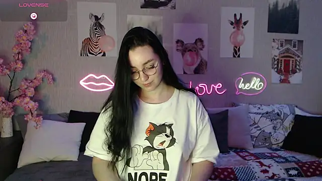 Fluffy Tiffy online show from 02.17.25