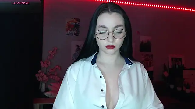 Fluffy Tiffy online show from 03.13.25