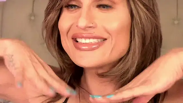 Snapshot of xprettysmilex chatting on 01.15.25 xprettysmilex online show from 01.15.25