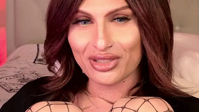 Snapshot of xprettysmilex chatting on 02.04.25 xprettysmilex online show from 02.04.25