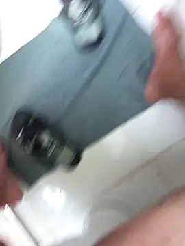 Snapshot of lobomisterioso13 chatting on 09.22.25 lobomisterioso13 online show from 09.22.25