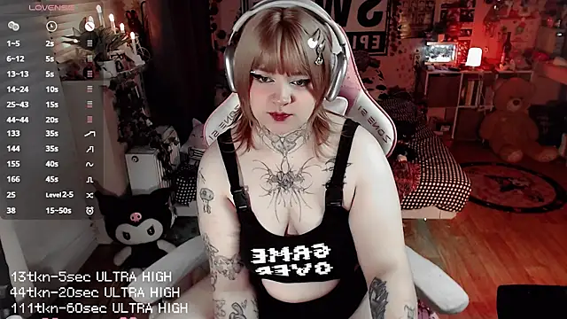 Snapshot of noori__hope chatting on 07.28.26 noori hope online show from 07.28.26