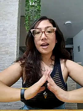 Mia Ruiz online show from 03.11.25