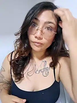 Mia Ruiz online show from 11.12.25