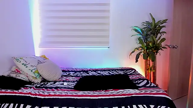 aldrinwhite online show from 10.28.25