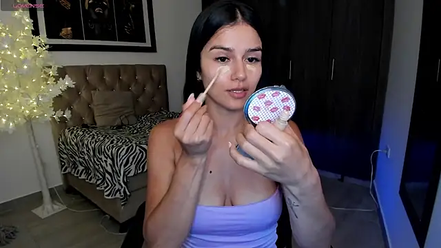 Snapshot of cloe_fox chatting on 12.29.24 cloe fox online show from 12.29.24