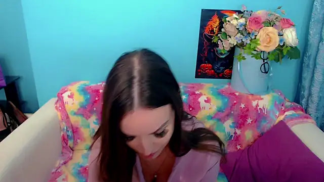 LindaaLu online show from 03.13.25