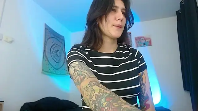 Snapshot of Julytattoo chatting on 03.02.25 Julytattoo online show from 03.02.25