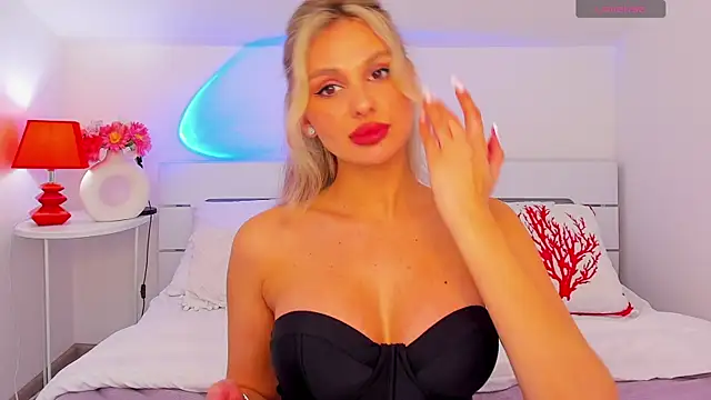 MissLoou online show from 04.15.26